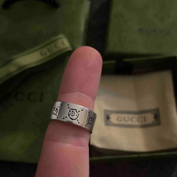 Gucci 9mm ghost ring (unisex) authenticic with dust bag sterling silver - Picture 2 of 3